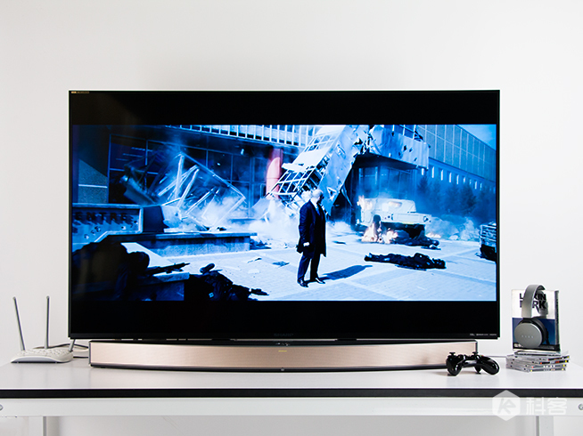 卧室升级家庭影院夏普60英寸4k互联网电视评测